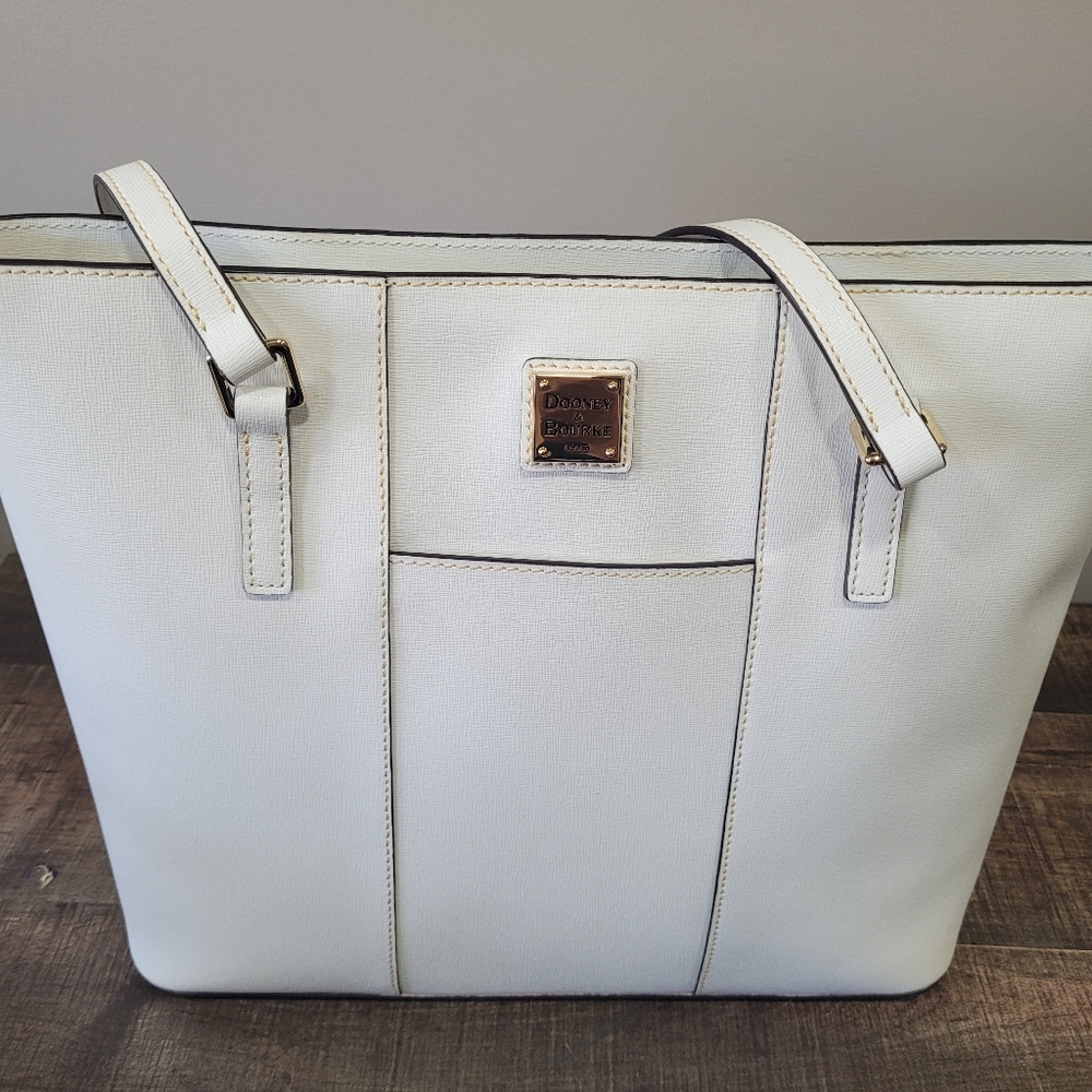 Dooney and Bourke shoulder tote bag Lexington